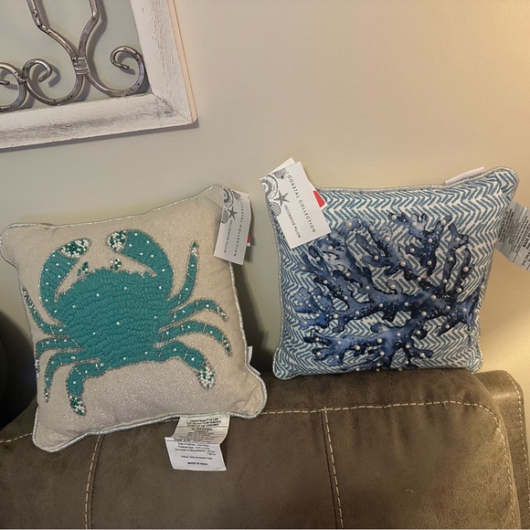 NWT Set of Two Coastal Throw Pillows. 10x10 Crab and Coral Designs Beach Waves - Picture 2 of 3